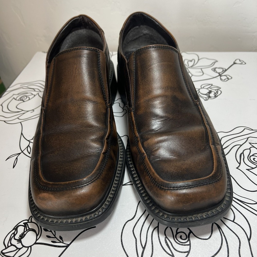 Bass Shoes Men's Distressed Brown Leather Side Stretch Gore Loafers Size 8M